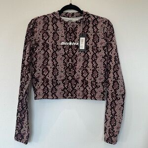 NWT Dickies Women’s Long Sleeve Cropped Tee - Size L -